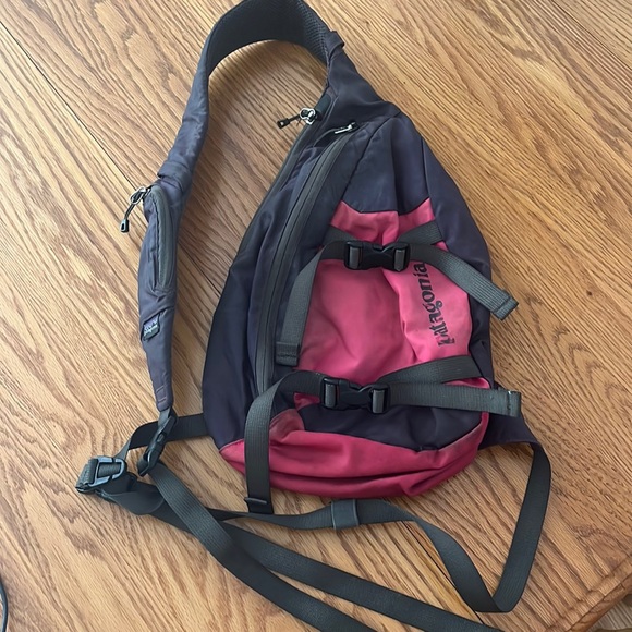Patagonia Bags Patagonia Vintage 8l Atom Sling Crossbody Pack